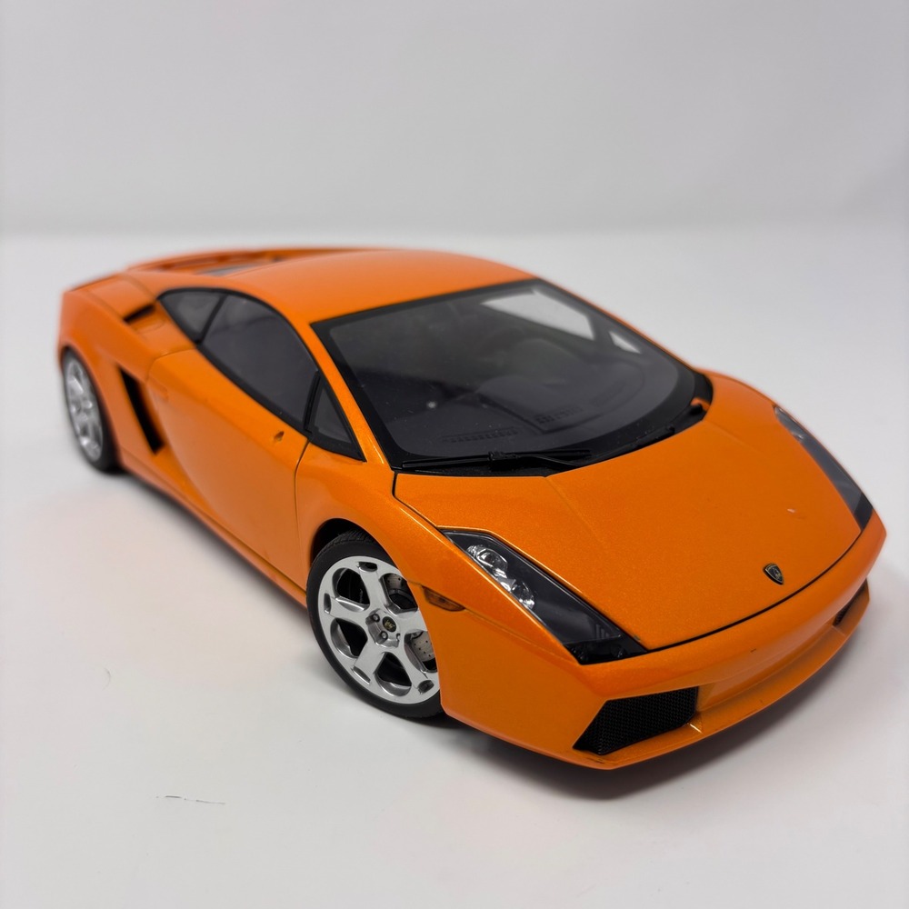 Lamborghini Gallardo - AUTOart 1:18 Diecast Model Car Metallic Orange V10 Engine